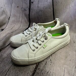 Cariuma OCA Low Shoes Off White Canvas Casual‎ Sneakers Women's Size 8 Men’s 6.5